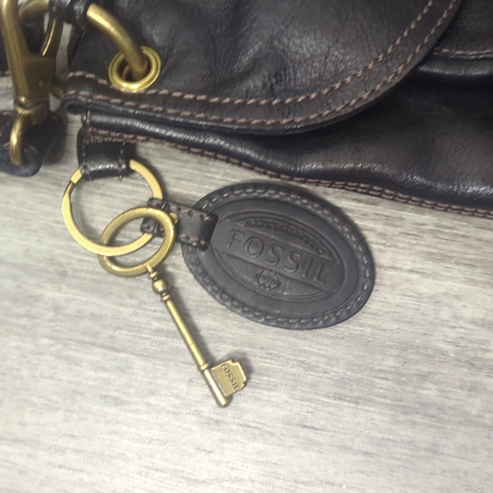 Fossil Leather Purse - Picture 3 of 6